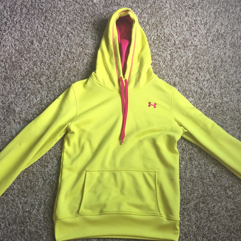 Under Aromour Yellow sweatshirt